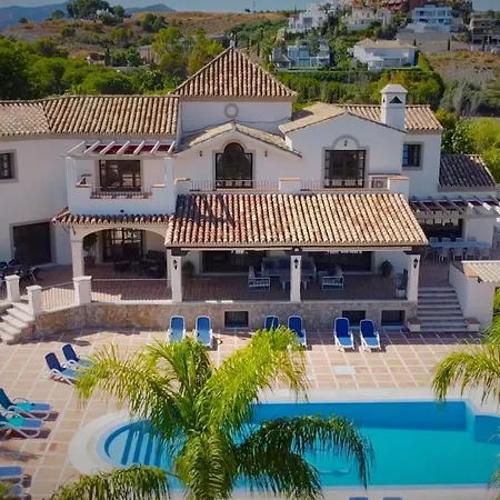 Africa - Large Delightful On 5000m2 With Private Pool Golf Views Villa